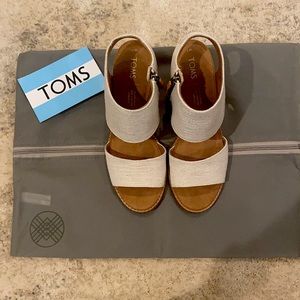 TOMS Wedge
